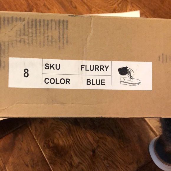 Women’s Journey + Crew navy fur booties size 8 - Picture 6 of 7